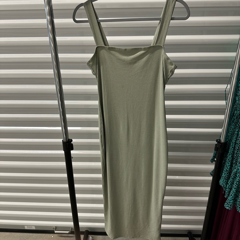 Green midi fitted dress